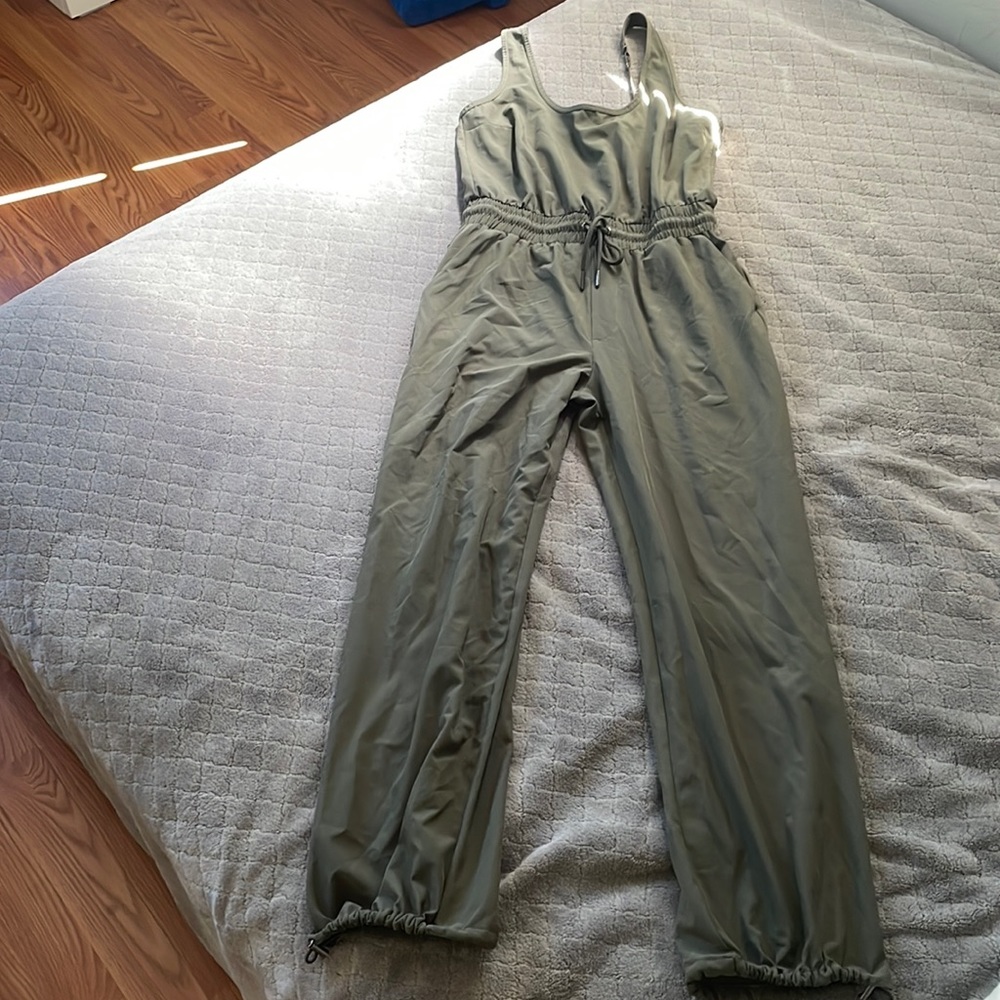 Abercrombie and Fitch traveler jumpsuit